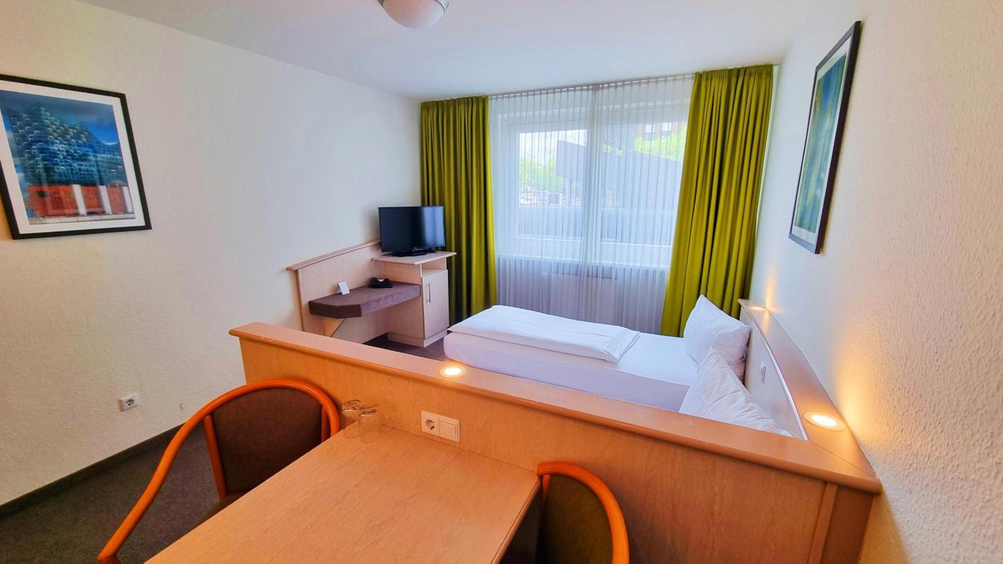 Panorama Und Boardinghaus Hotel 3*